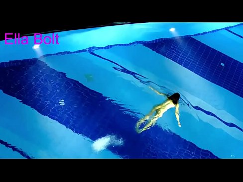 ❤️ Ich kann nicht aufhören zuzusehen, junge Blondine beim Nacktschwimmen im Pool des ELLA BOLT Resorts erwischt ️ Porno fb bei uns de.xxxlfv.top